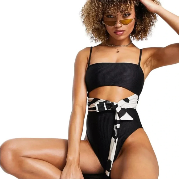 River Island Cut Out Tie Waist Bandeau One Piece Swimsuit Black Size 8 NWT - Picture 1 of 13